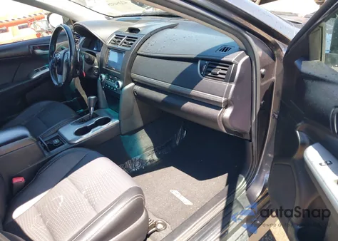 2014 Toyota Camry Se z USA, uszkodzony, nr VIN 4T1BF1FK2EU343071